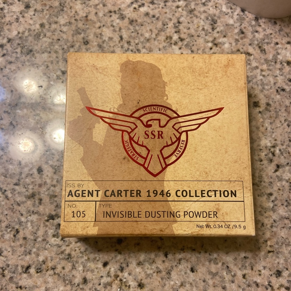 Agent Carter Besame compact